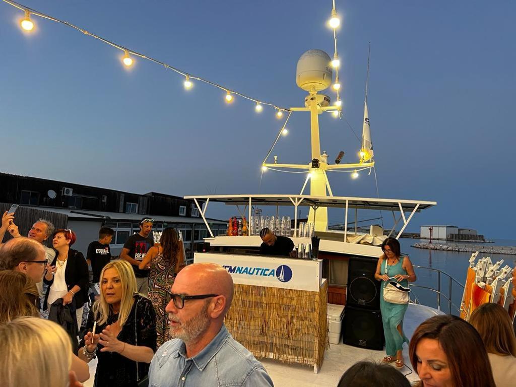 Brigida 103 Bed & Breakfast Termoli Bagian luar foto